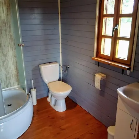 Letniskowy Nad Jeziorem Apartment