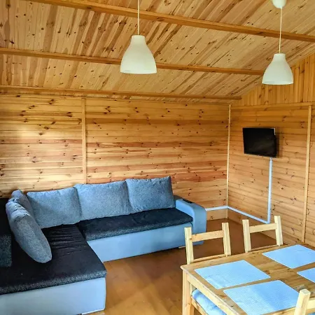 Letniskowy Nad Jeziorem Apartment *