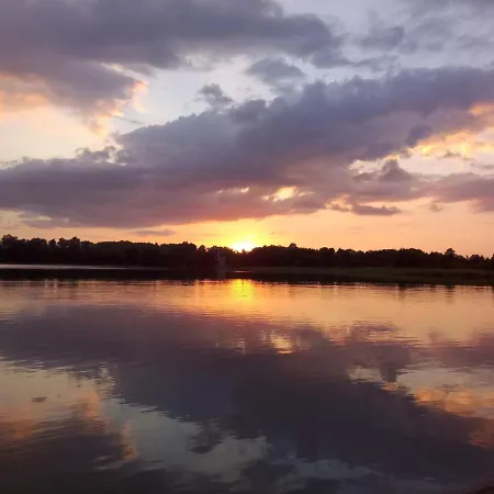 Letniskowy Nad Jeziorem * Барчево